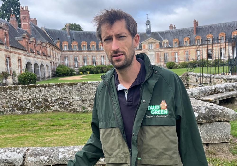 Florent Milliard, taupier professionnel en Normandie : votre expert anti-taupes dans le 76 et le 27